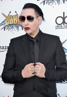 Marilyn+Manson+6th+Annual+Revolver+Golden+ISN82r4qOhux.jpg