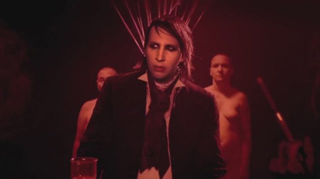 Manson-born-villain.jpg